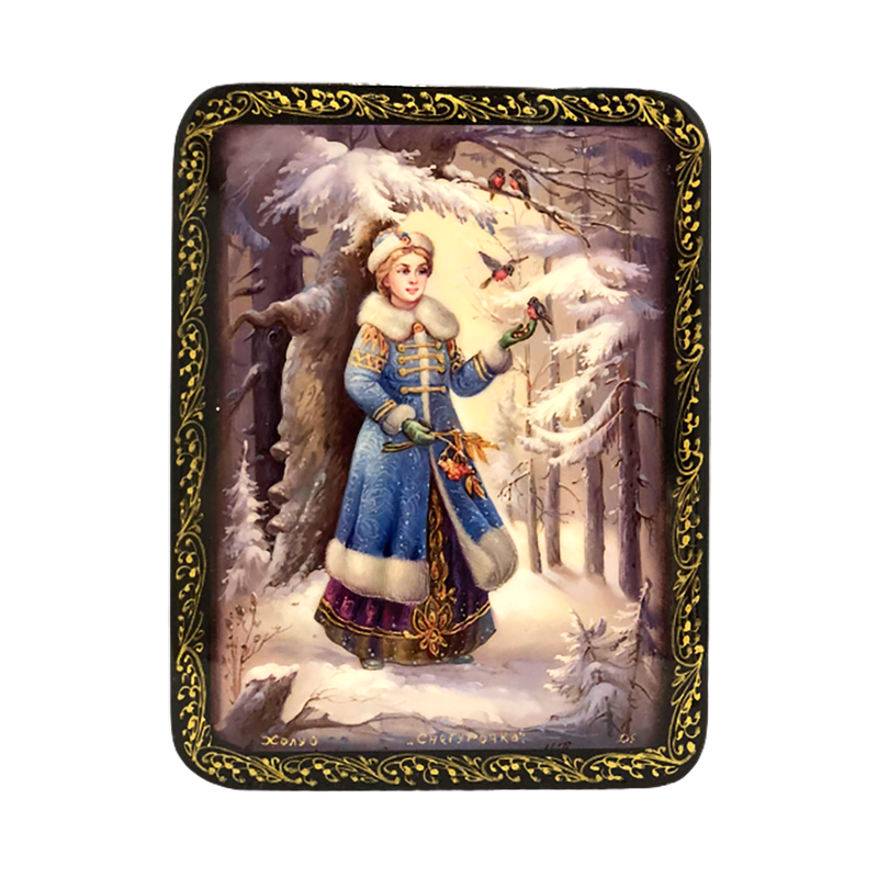 Boite laquée " Fille de neige ".