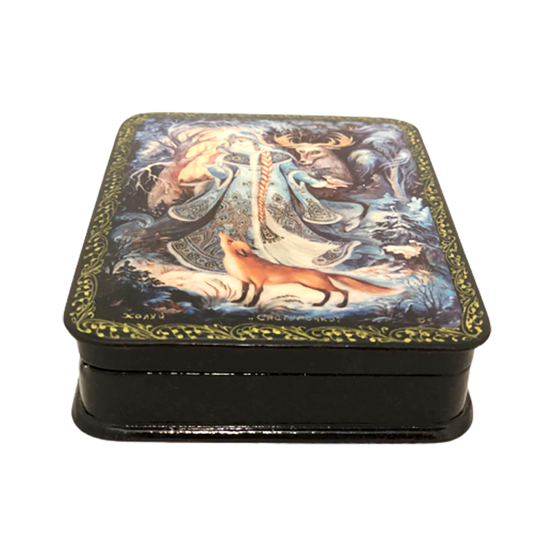 Boite laquée Holouy " Fille de la neige ".