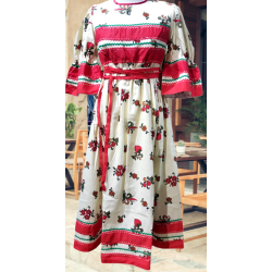 COSTUME TRADITIONNEL RUSSE . Robe traditionnelle russe "PELAGEYA" .