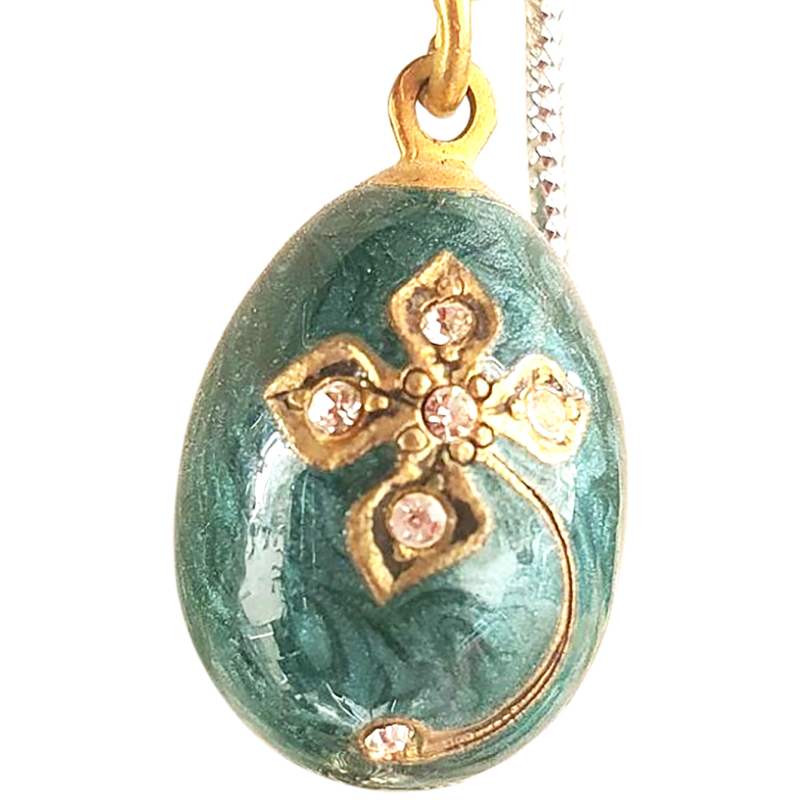 Oeuf de Fabergé en pendentif