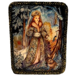 Boite laquée  "Fille des neiges".