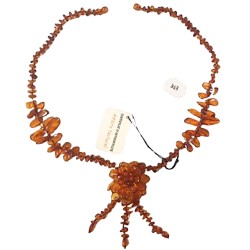 Collier en ambre "Fleur".
