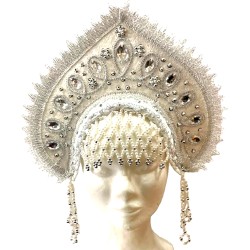 Coiffe russe Kokochnik...