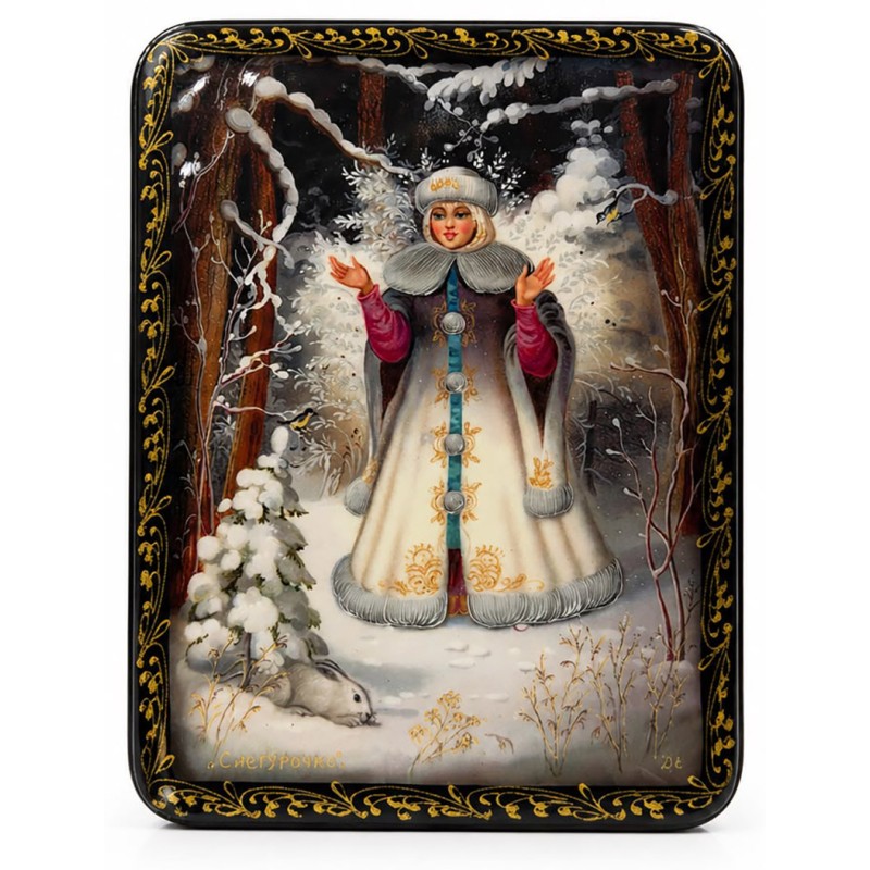 Boite laquée " Fille de neige ".